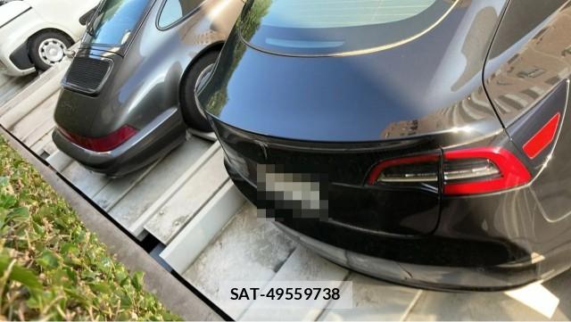 Tesla MODEL 3 2021-09 8651317-1