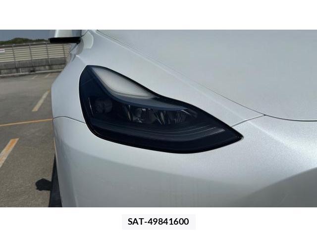 Tesla MODEL Y 2023-12 8649646-19