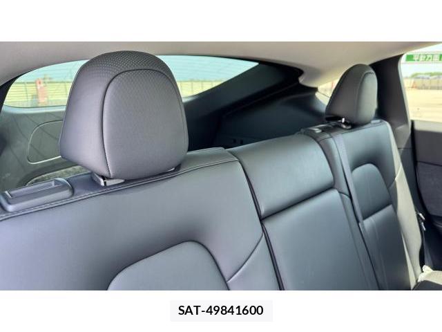 Tesla MODEL Y 2023-12 8649646-6