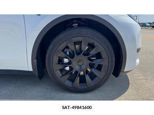 Tesla MODEL Y 2023-12 8649646-7