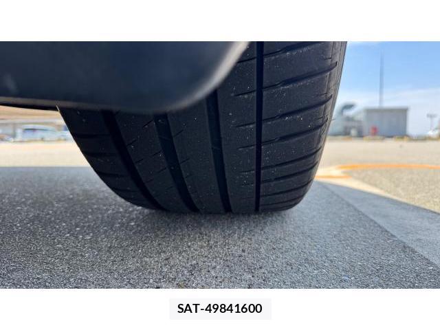 Tesla MODEL Y 2023-12 8649646-8