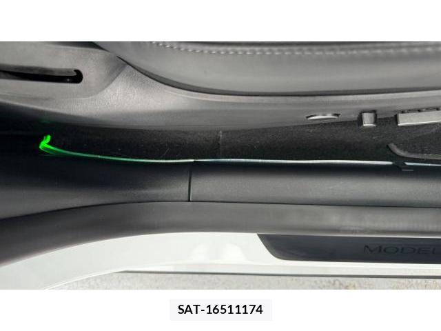 Tesla MODEL Y 2022-10 8649670-13