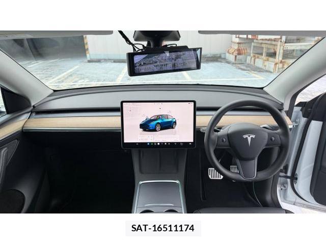 Tesla MODEL Y 2022-10 8649670-4