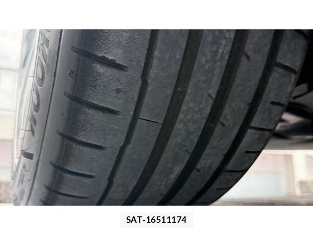 Tesla MODEL Y 2022-10 8649670-8