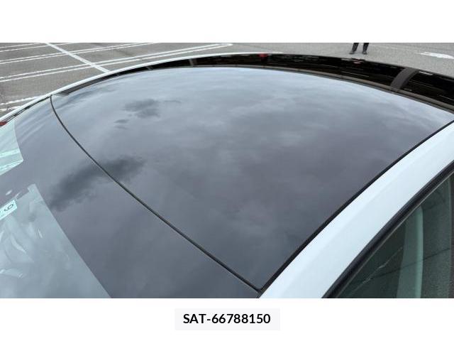 Tesla MODEL Y 2022 8649671-18