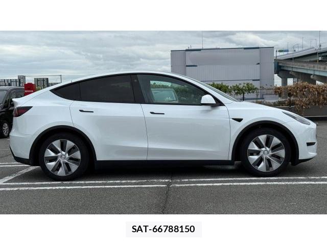 Tesla MODEL Y 2022 8649671-2