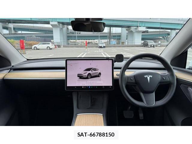 Tesla MODEL Y 2022 8649671-4
