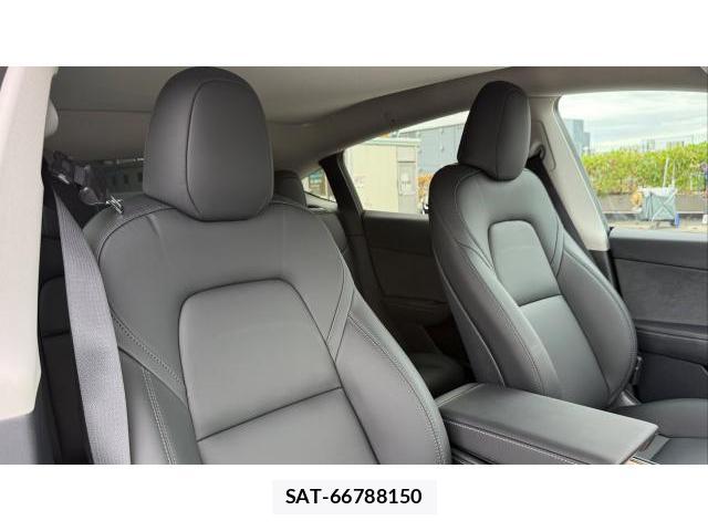 Tesla MODEL Y 2022 8649671-5