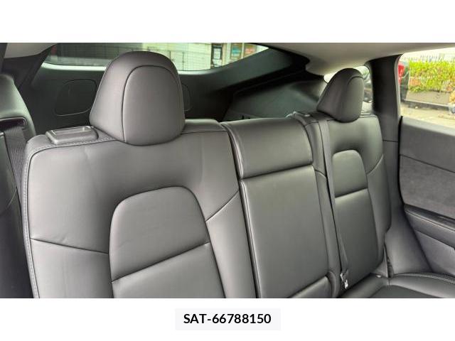 Tesla MODEL Y 2022 8649671-6