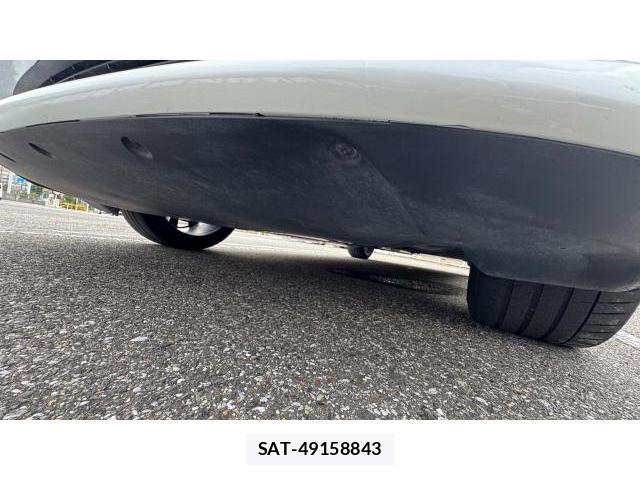 Tesla MODEL Y 2022 8649699-18