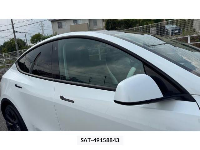 Tesla MODEL Y 2022 8649699-19