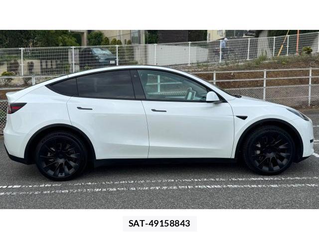 Tesla MODEL Y 2022 8649699-2
