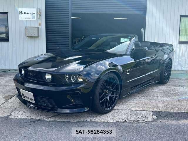 Ford MUSTANG 2010-06 8646938-1