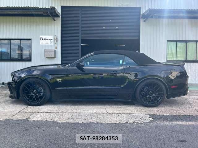 Ford MUSTANG 2010-06 8646938-10