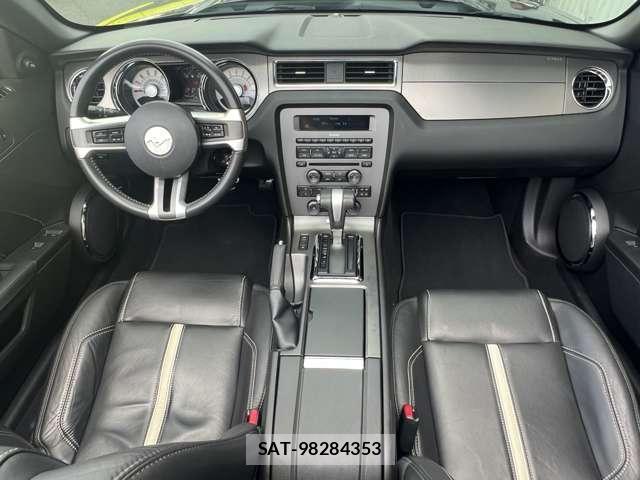 Ford MUSTANG 2010-06 8646938-12