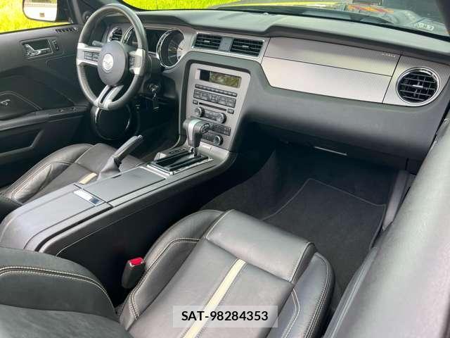 Ford MUSTANG 2010-06 8646938-17