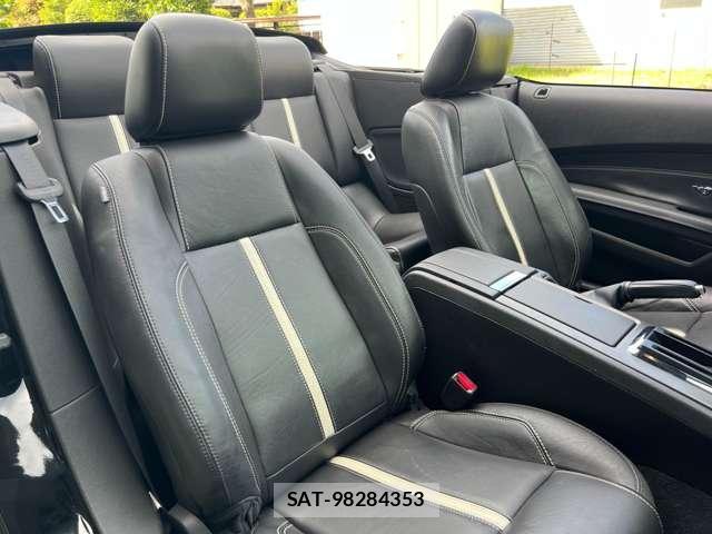 Ford MUSTANG 2010-06 8646938-18