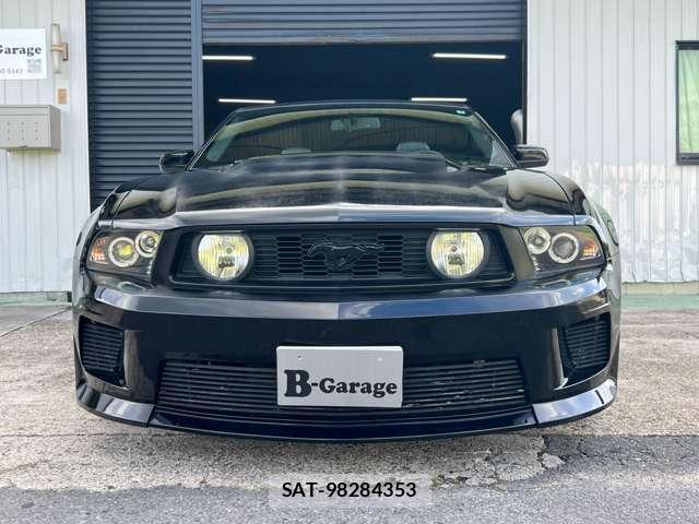 Ford MUSTANG 2010-06 8646938-2