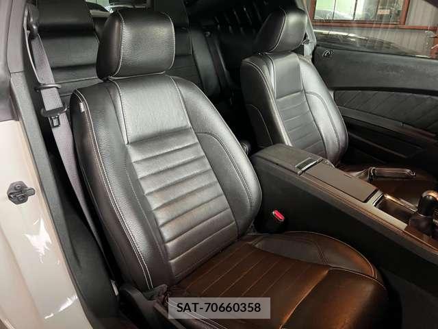 Ford MUSTANG 2012-11 8646939-17