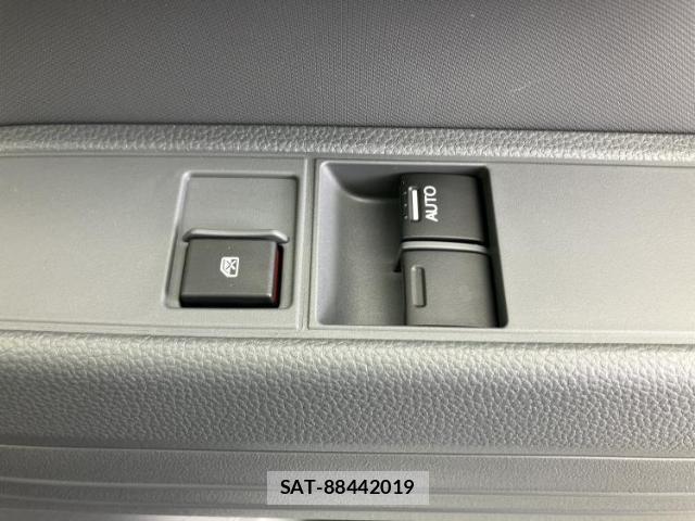 Honda N-VAN 2026-06 8648824-15
