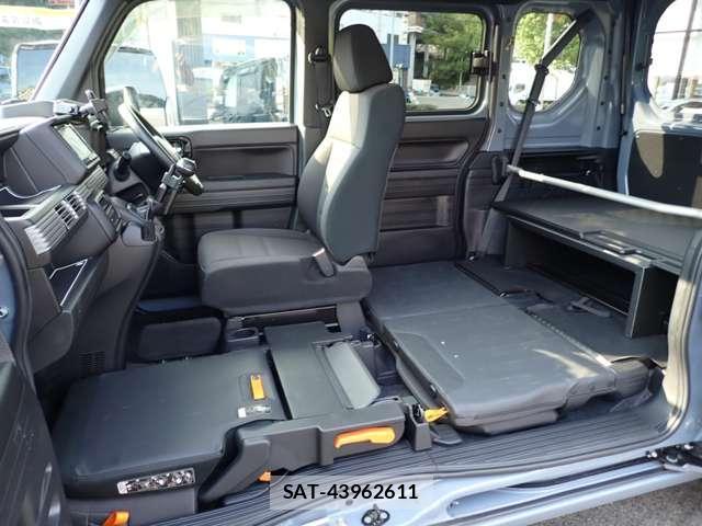 Honda N-VAN 2023-11 8651650-10