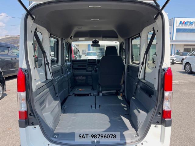 Honda N-VAN 2018-09 8646710-11
