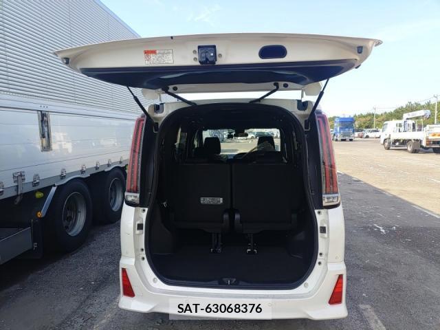 Toyota NOAH 2019-08 8646772-5