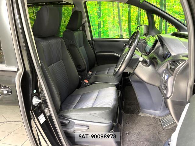 Toyota NOAH 2016-07 8646928-8