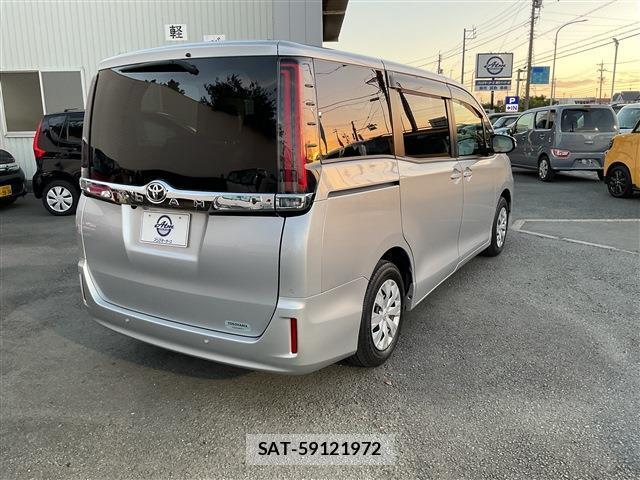 Toyota NOAH 2020-09 8646970-7