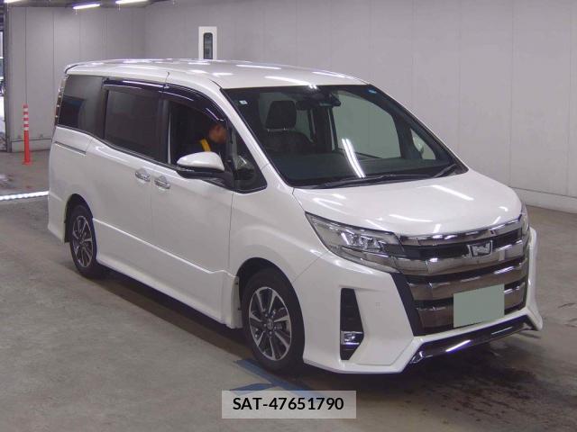 Toyota NOAH 2019-04 8647156-0