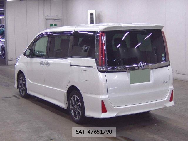 Toyota NOAH 2019-04 8647156-1