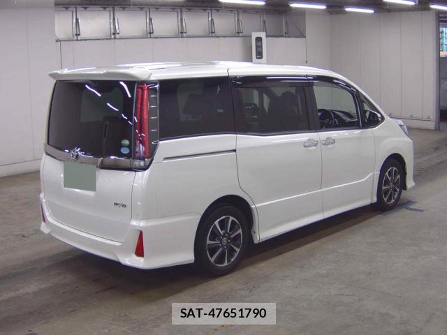Toyota NOAH 2019-04 8647156-4