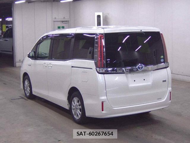 Toyota NOAH 2017-10 8647161-4