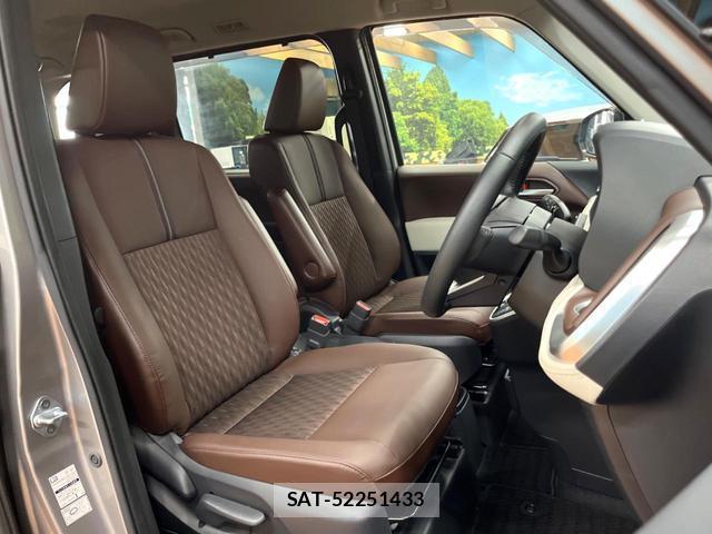 Toyota NOAH 2023-01 8647304-7