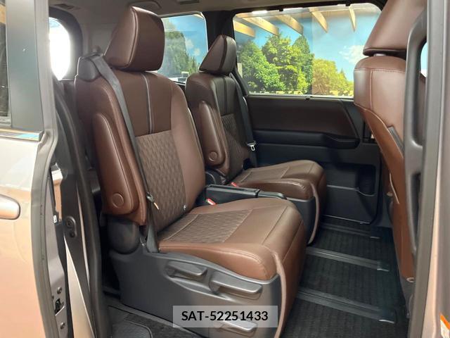 Toyota NOAH 2023-01 8647304-8