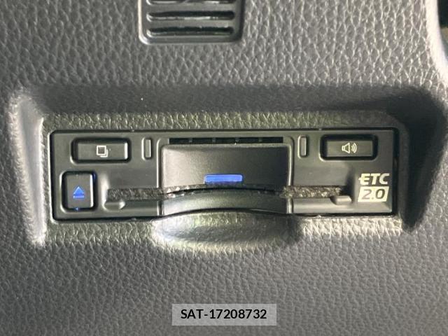 Toyota NOAH 2022-12 8647814-15