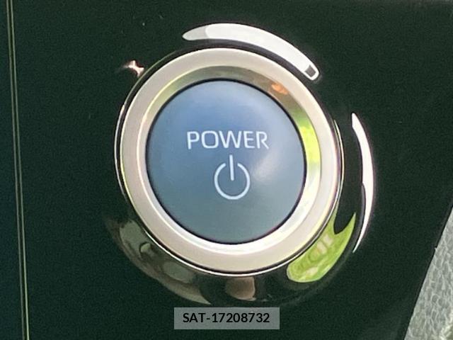 Toyota NOAH 2022-12 8647814-16