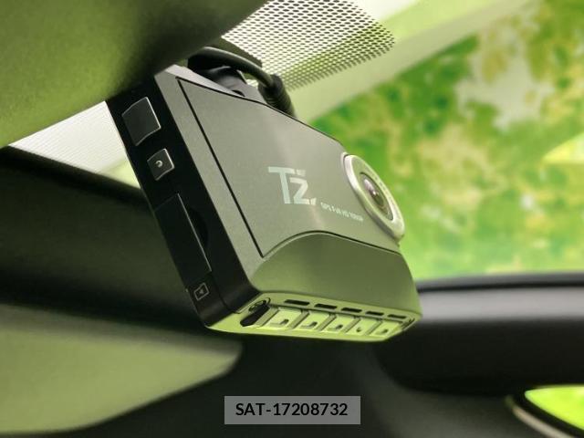 Toyota NOAH 2022-12 8647814-17