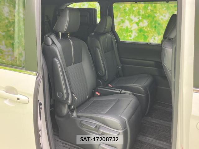 Toyota NOAH 2022-12 8647814-4