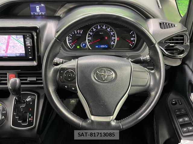 Toyota NOAH 2014-09 8647856-10