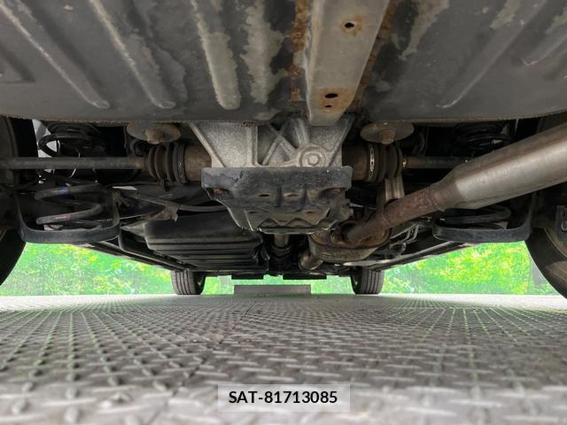 Toyota NOAH 2014-09 8647856-18