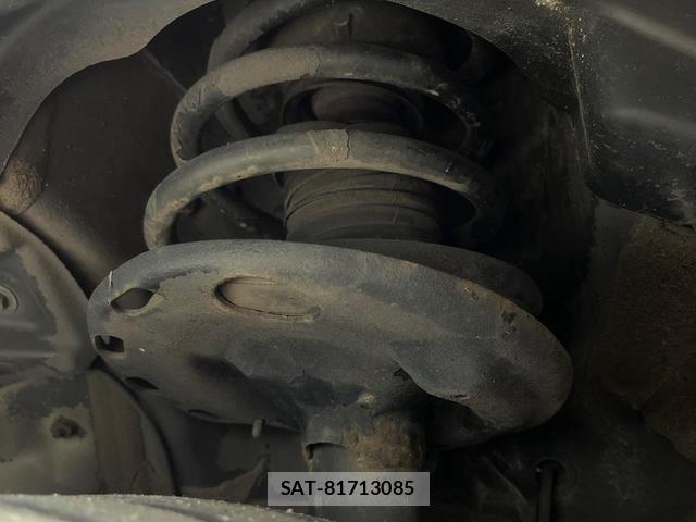 Toyota NOAH 2014-09 8647856-19