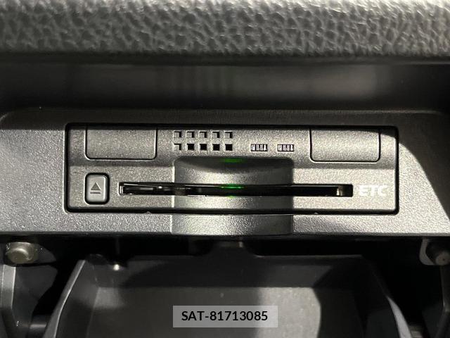Toyota NOAH 2014-09 8647856-5