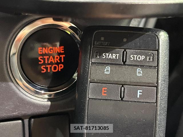 Toyota NOAH 2014-09 8647856-6