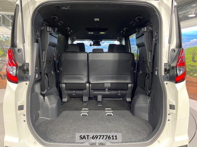 Toyota NOAH 2023-08 8647935-11