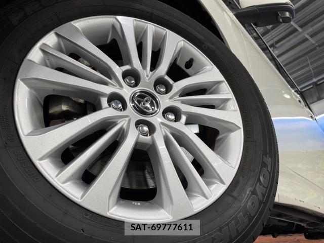 Toyota NOAH 2023-08 8647935-13