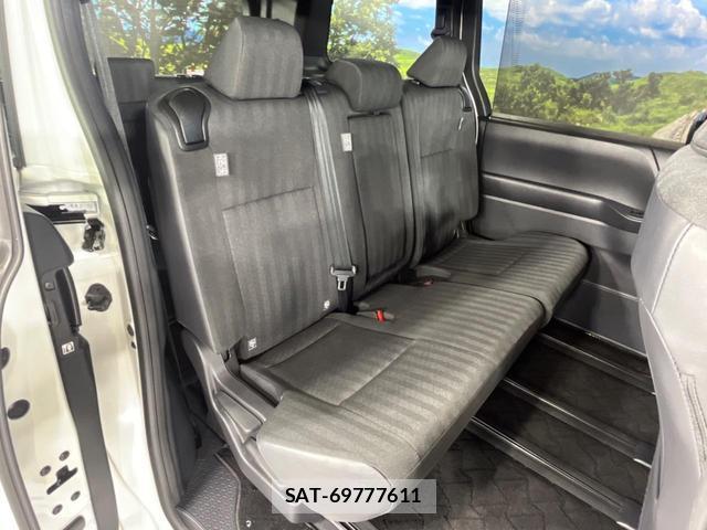 Toyota NOAH 2023-08 8647935-9
