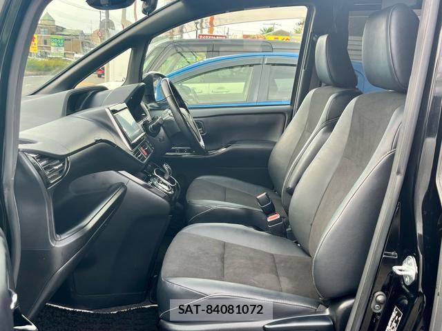 Toyota NOAH 2018-06 8647978-14