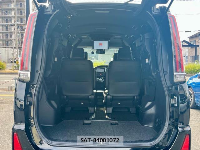 Toyota NOAH 2018-06 8647978-18