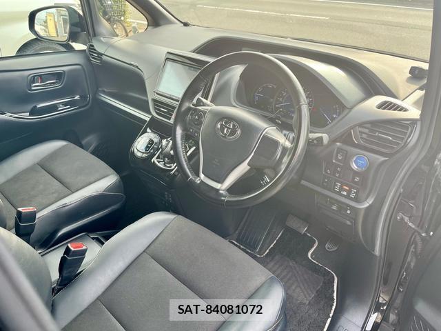 Toyota NOAH 2018-06 8647978-19